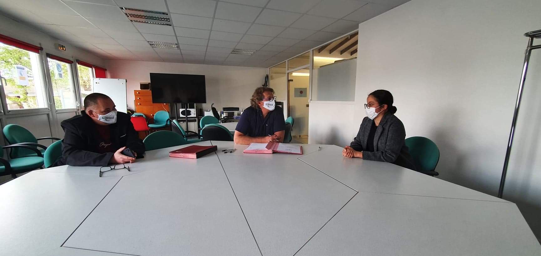 Une réalisation concrète du mandat : signature des premières conventions d&rsquo;aide au permis de conduire.