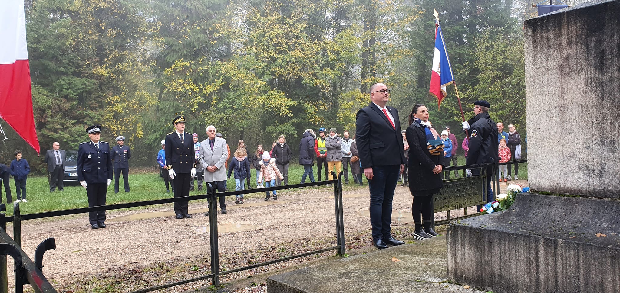 Cérémonie du 11 novembre à la Croix des Carmes de Montauville