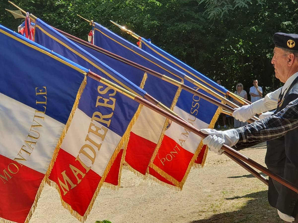 Cérémonie du départ des Loups du Bois le Prêtre à&nbsp;Montauville